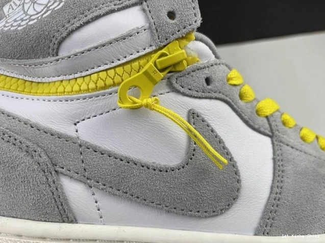 1st Kicks High CW6576-100 Air Smoke Light Jordan 1 Switch 0802